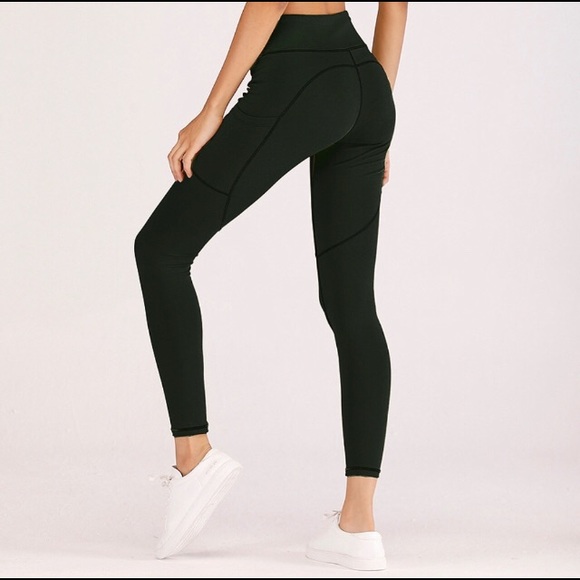 🆕 Black leggings with pockets - Picture 3 of 4